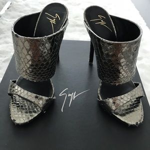 Giuseppe Zanotti Metallic High Heel. Size 37 !!